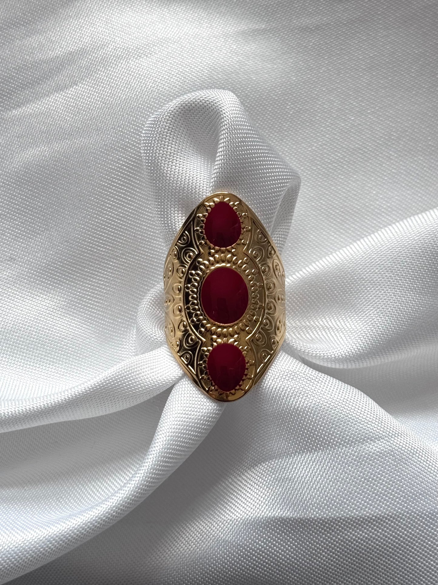 ‘RED STONES’ ring - goud