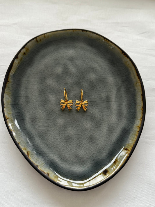 ‘LITTLE BOW’ oorbellen - goud/zilver