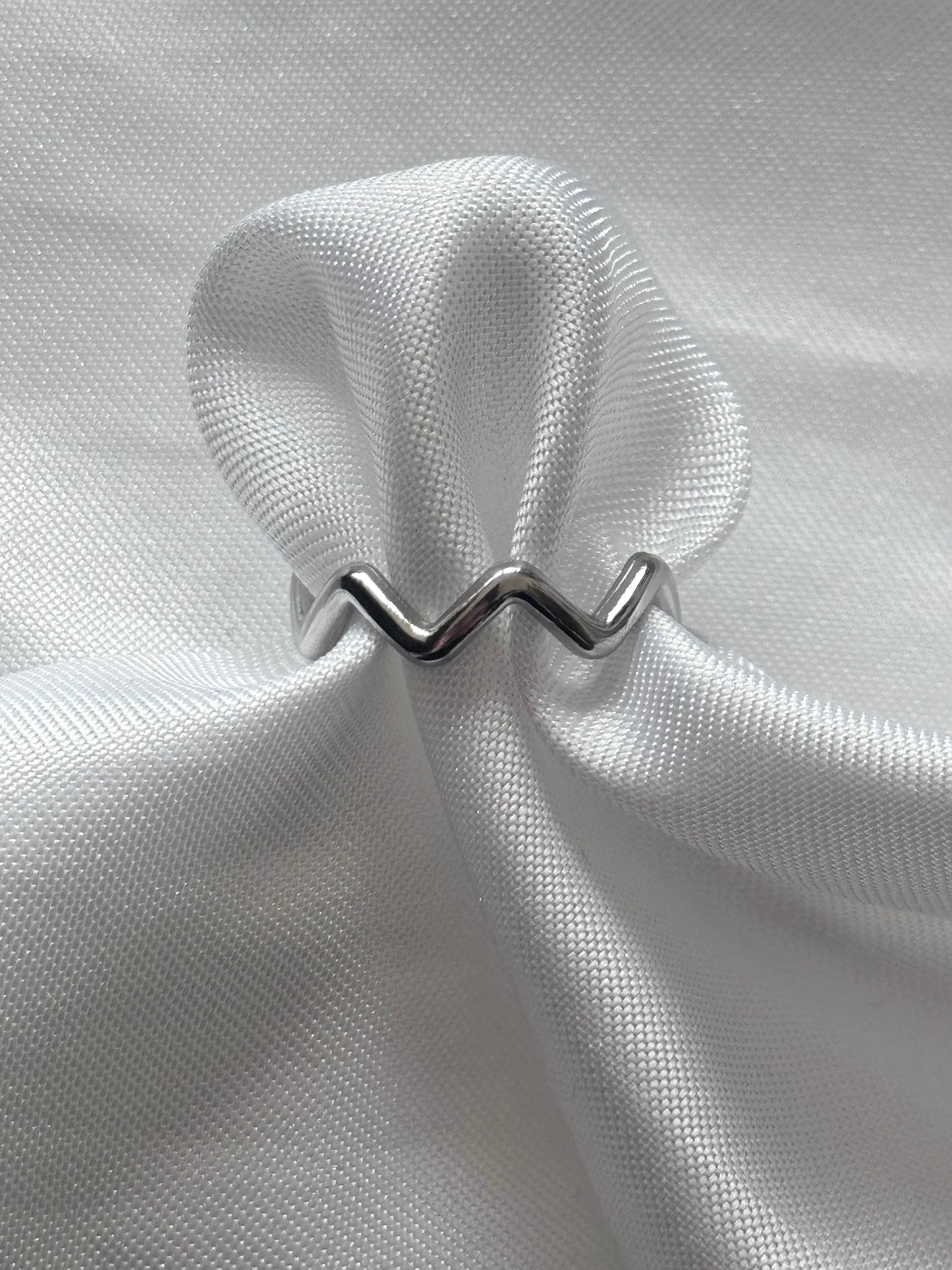 ‘WAVY’ ring - goud/zilver