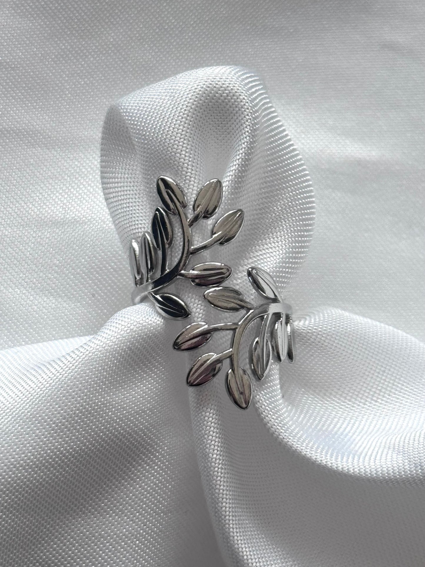 ‘LEAVES’ ring - goud/zilver